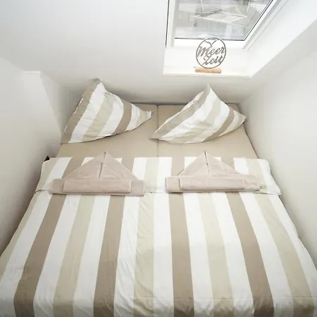 Strandloeper Apartment *