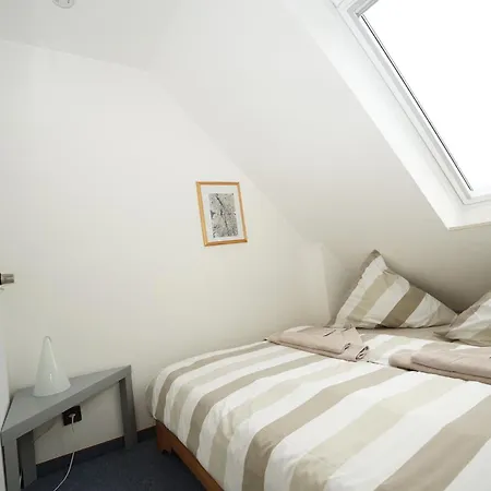 Strandloeper Apartment *